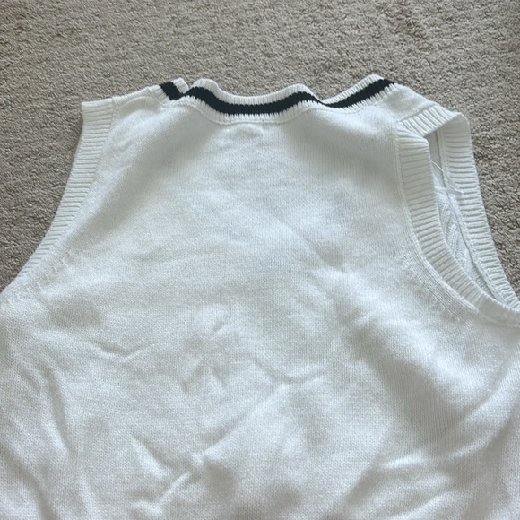 garage black and white sweater vest - Picture 2 of 3